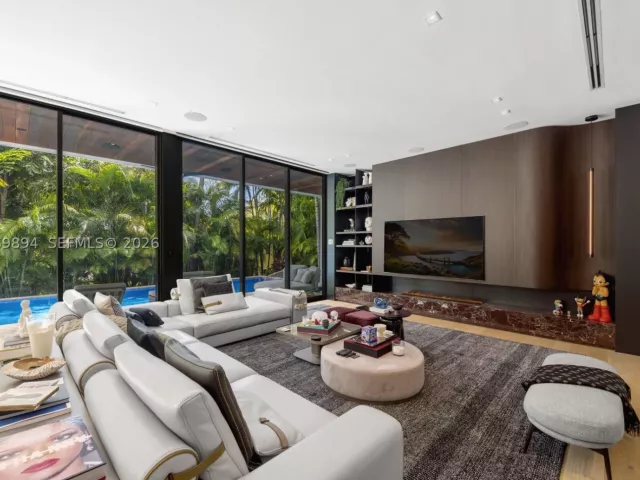 Продажа дома по адресу 6015 N Bay Rd - фото 9286136