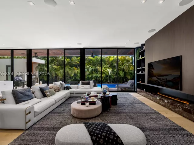 Продажа дома по адресу 6015 N Bay Rd - фото 9286137