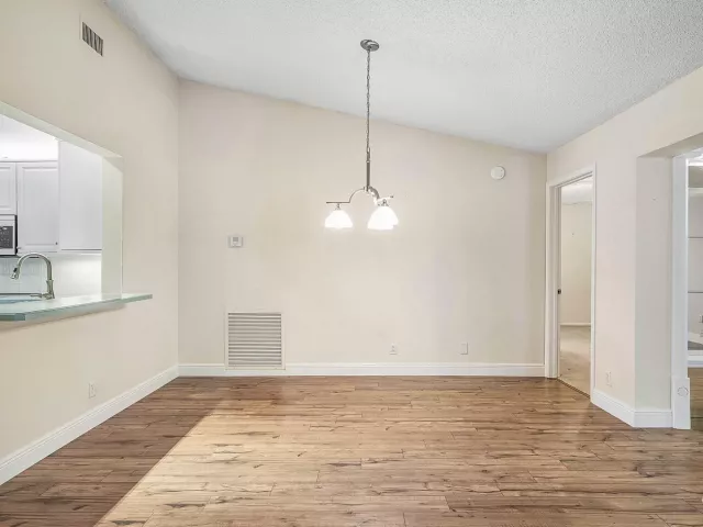 Продажа дома по адресу 241 DEL RIO Boulevard - фото 9283670