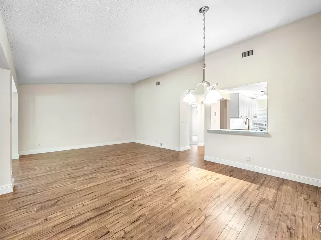 Продажа дома по адресу 241 DEL RIO Boulevard - фото 9283671