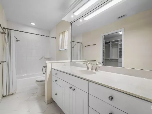 Продажа дома по адресу 241 DEL RIO Boulevard - фото 9283682