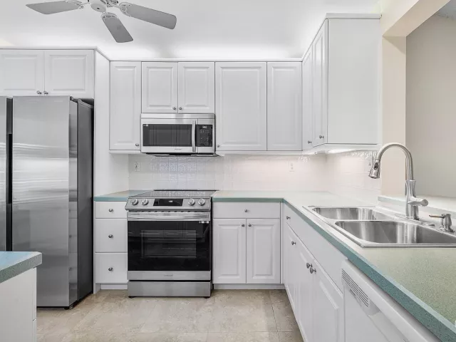Продажа дома по адресу 241 DEL RIO Boulevard - фото 9283666