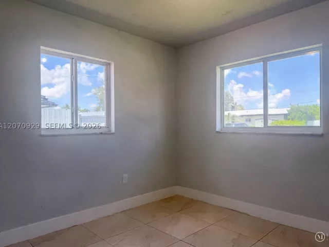 Продажа дома по адресу 6200 SW 109th Ave - фото 9292063