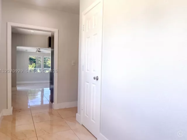 Продажа дома по адресу 6200 SW 109th Ave - фото 9292065