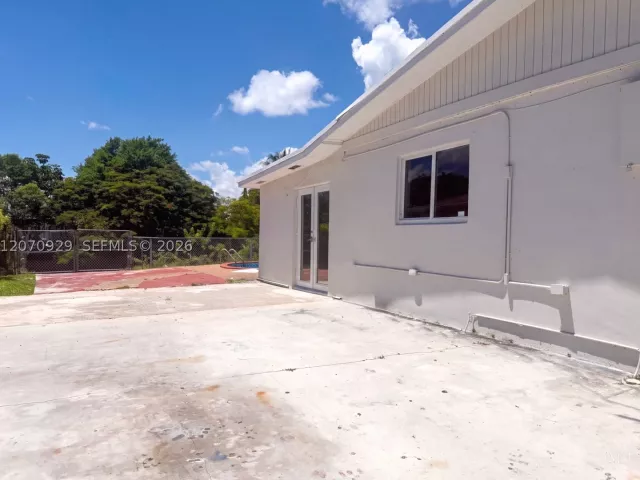 Продажа дома по адресу 6200 SW 109th Ave - фото 9292073