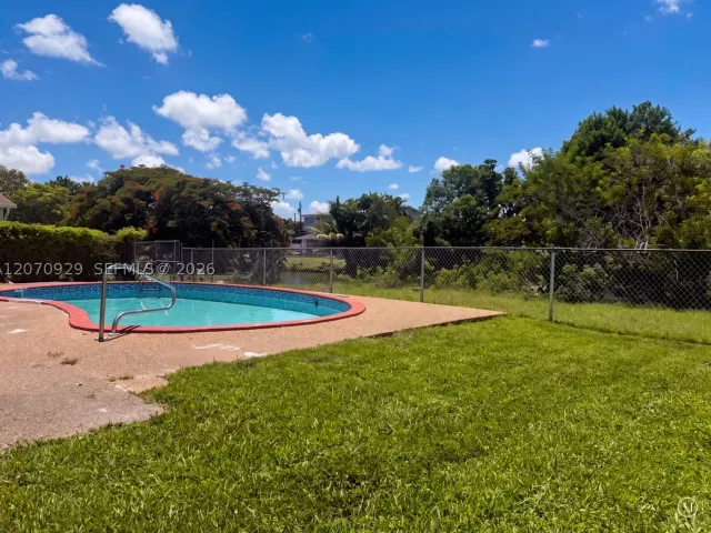 Продажа дома по адресу 6200 SW 109th Ave - фото 9292074