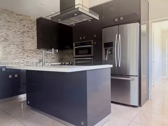 Продажа дома по адресу 6200 SW 109th Ave - фото 9292057
