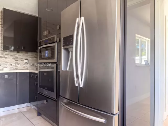 Продажа дома по адресу 6200 SW 109th Ave - фото 9292058