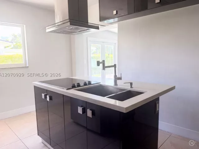 Продажа дома по адресу 6200 SW 109th Ave - фото 9292060