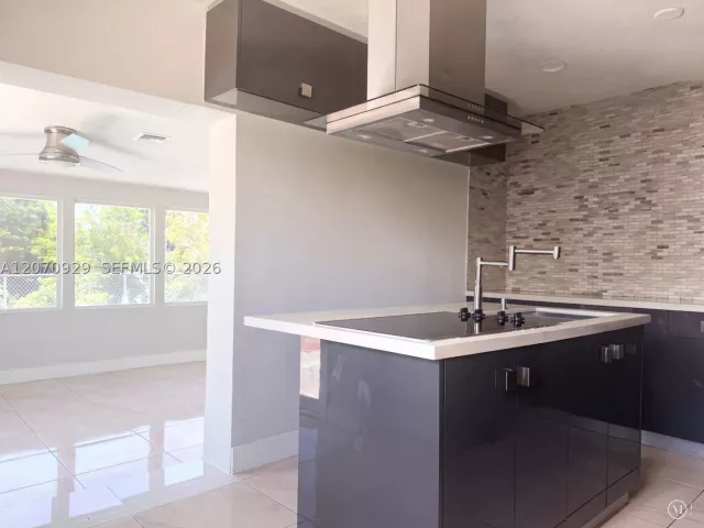 Продажа дома по адресу 6200 SW 109th Ave - фото 9292061