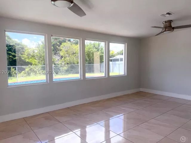 Продажа дома по адресу 6200 SW 109th Ave - фото 9292062