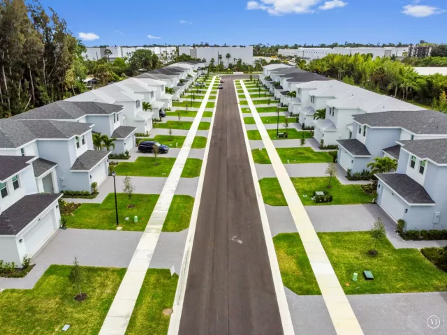 Продажа дома по адресу 6275 Tenor Drive - фото 9293562