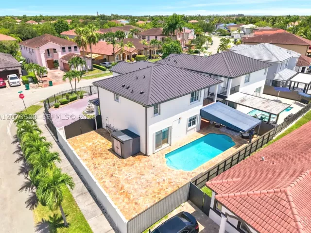 Продажа дома по адресу 15154 SW 20th Ln - фото 9287187