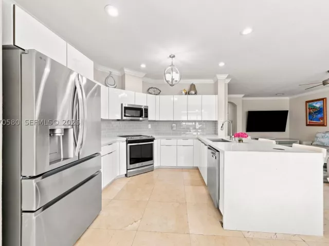 Продажа дома по адресу 15154 SW 20th Ln - фото 9287156
