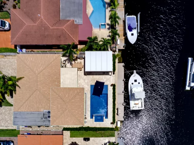 Продажа дома по адресу 2360 SE 13TH Court - фото 9376200