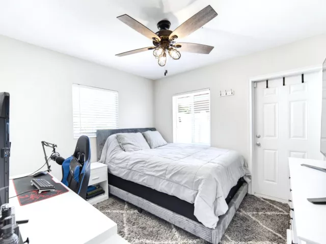 Продажа дома по адресу 2360 SE 13TH Court - фото 9376226