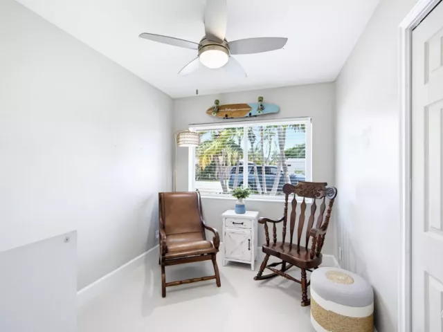 Продажа дома по адресу 2360 SE 13TH Court - фото 9376229