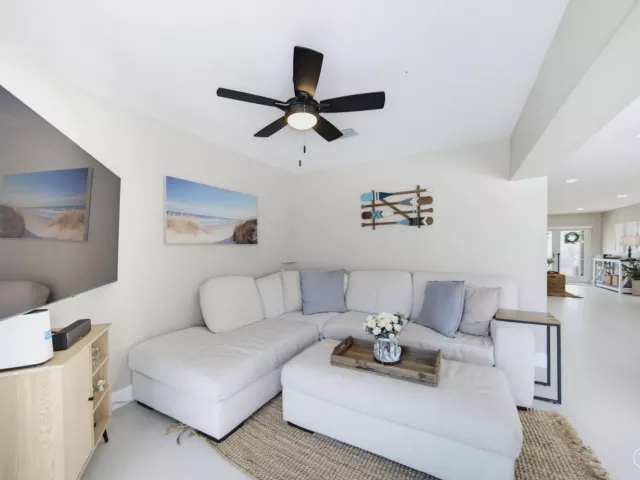 Продажа дома по адресу 2360 SE 13TH Court - фото 9376231