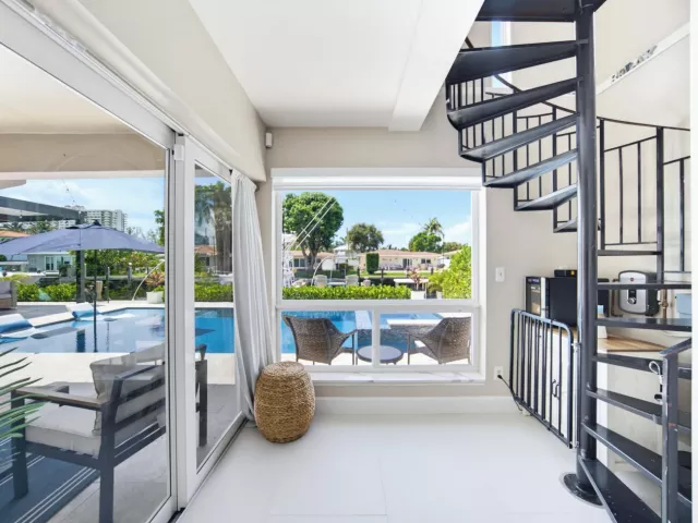 Продажа дома по адресу 2360 SE 13TH Court - фото 9376233