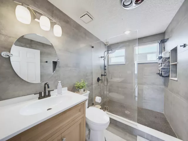 Продажа дома по адресу 2360 SE 13TH Court - фото 9376240