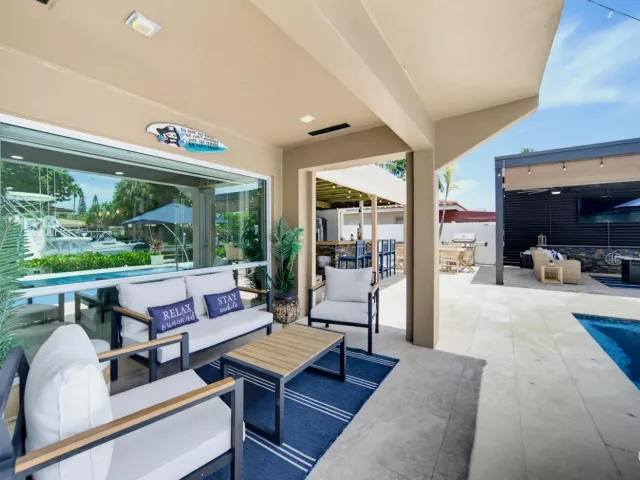 Продажа дома по адресу 2360 SE 13TH Court - фото 9376258