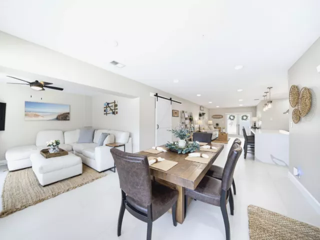 Продажа дома по адресу 2360 SE 13TH Court - фото 9376199