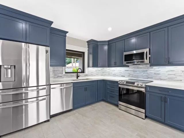 Продажа дома по адресу 1310 NW 22ND Avenue - фото 9376166