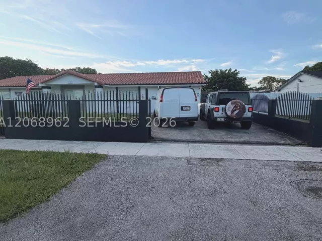 Продажа дома по адресу 15171 SW 70th St - фото 9287213