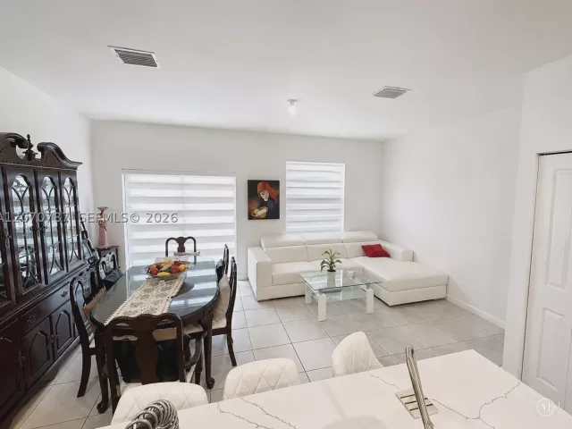 Продажа дома по адресу 18324 SW 148th RD - фото 9287854