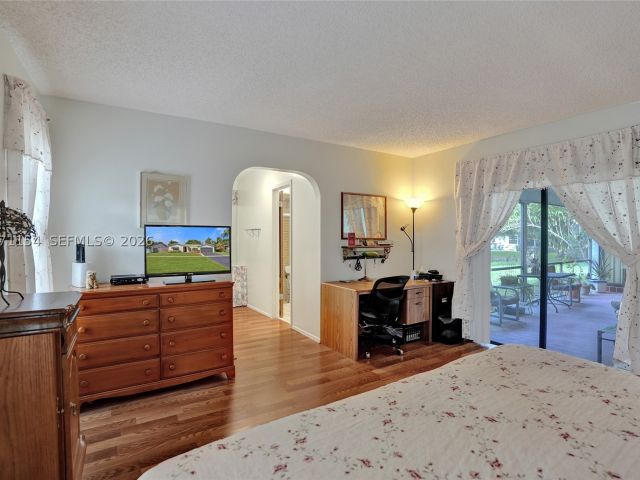 Продажа дома по адресу 5321 SW 90th Ave - фото 9338951