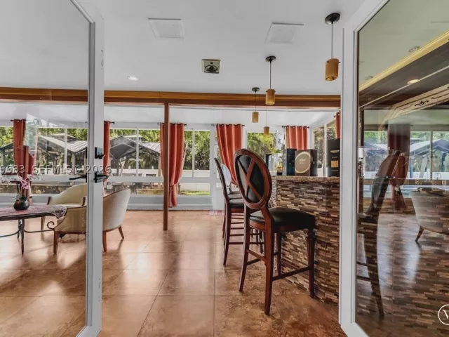 Продажа дома по адресу 4812 Van Buren St - фото 9293052