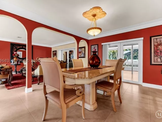 Продажа дома по адресу 4812 Van Buren St - фото 9293063