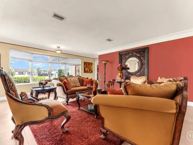 Продажа дома по адресу 4812 Van Buren St - фото 9293071