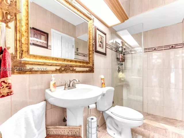 Продажа дома по адресу 4812 Van Buren St - фото 9293075