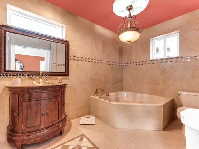 Продажа дома по адресу 4812 Van Buren St - фото 9293079