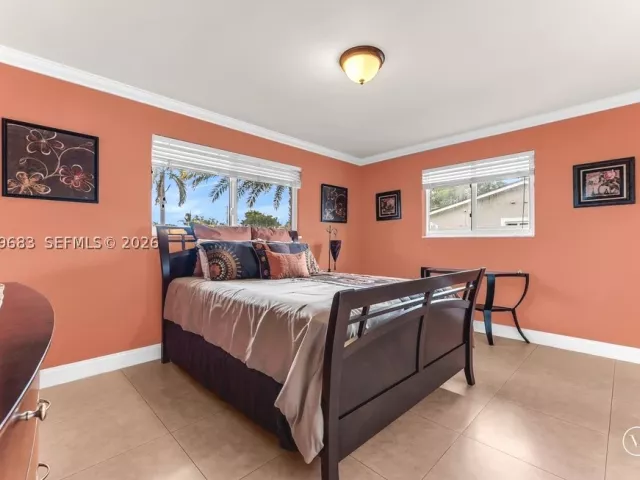 Продажа дома по адресу 4812 Van Buren St - фото 9293081