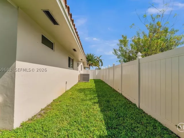 Продажа дома по адресу 4812 Van Buren St - фото 9293090