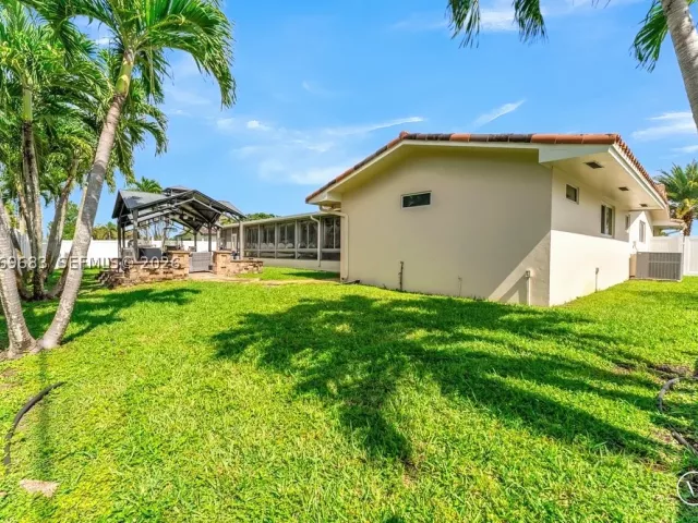 Продажа дома по адресу 4812 Van Buren St - фото 9293045