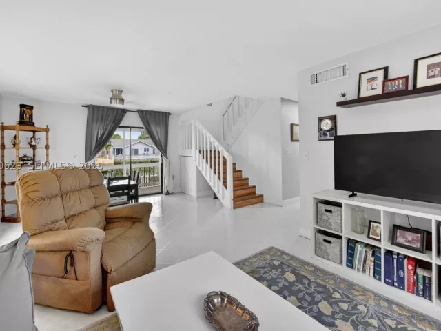 Продажа дома по адресу 8210 SW 96th Ct - фото 9291473
