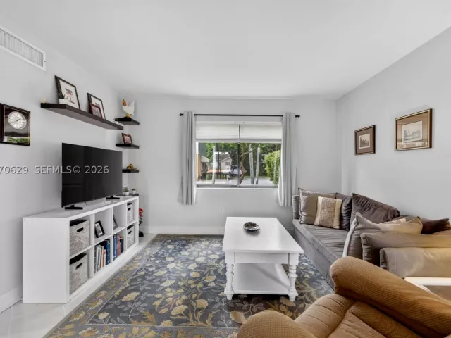 Продажа дома по адресу 8210 SW 96th Ct - фото 9291476