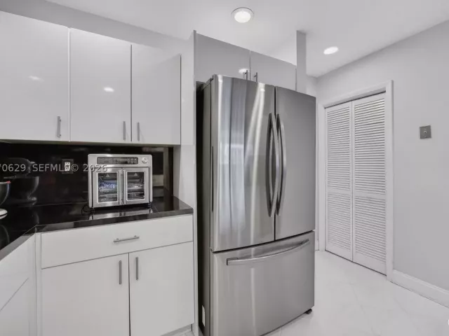Продажа дома по адресу 8210 SW 96th Ct - фото 9291487