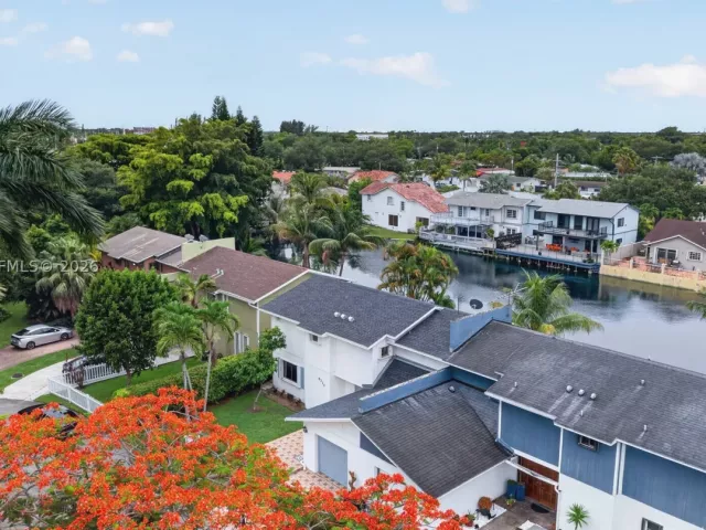 Продажа дома по адресу 8210 SW 96th Ct - фото 9291526