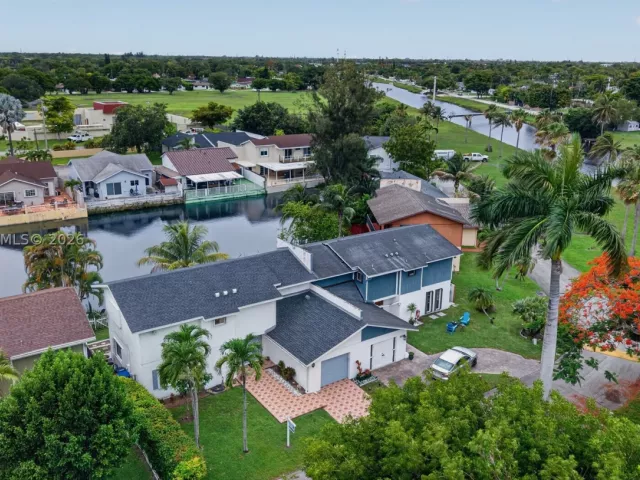 Продажа дома по адресу 8210 SW 96th Ct - фото 9291528