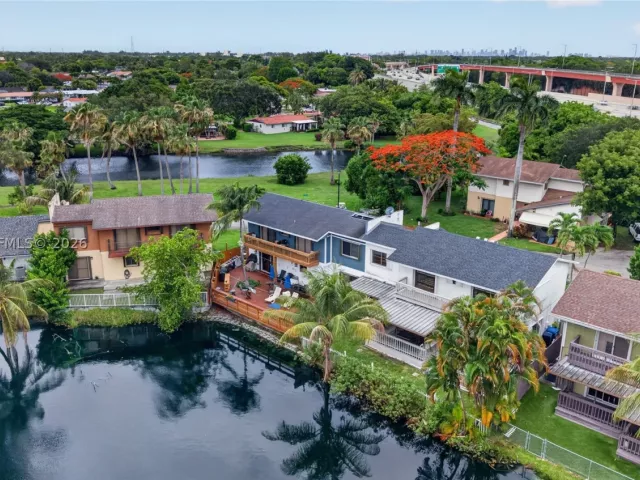 Продажа дома по адресу 8210 SW 96th Ct - фото 9291530