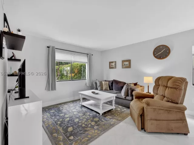 Продажа дома по адресу 8210 SW 96th Ct - фото 9291469