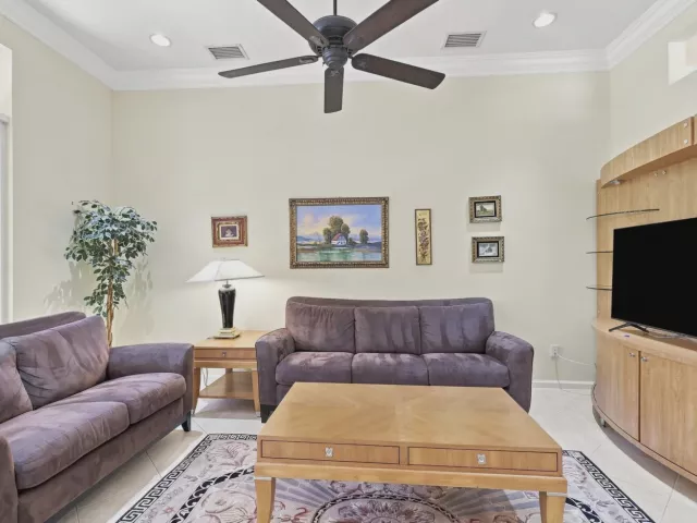 Продажа дома по адресу 7199 Imperial Beach Circle - фото 9381418