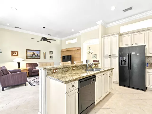 Продажа дома по адресу 7199 Imperial Beach Circle - фото 9381423