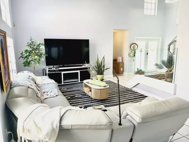 Продажа дома по адресу 13249 NW 9 LN - фото 9301936