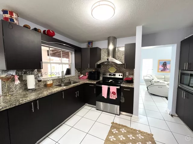 Продажа дома по адресу 13249 NW 9 LN - фото 9301938