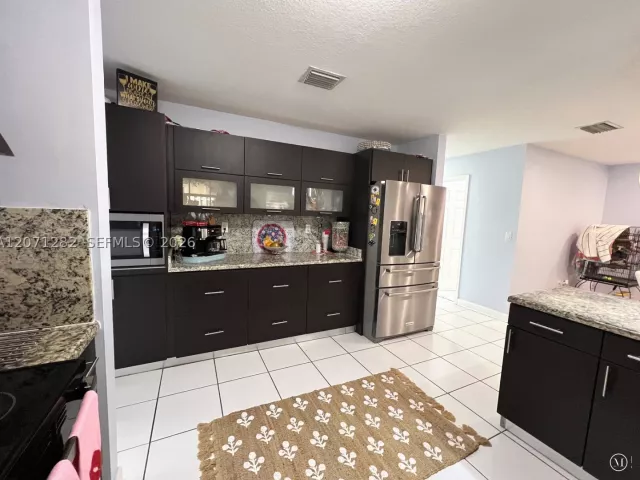 Продажа дома по адресу 13249 NW 9 LN - фото 9301942
